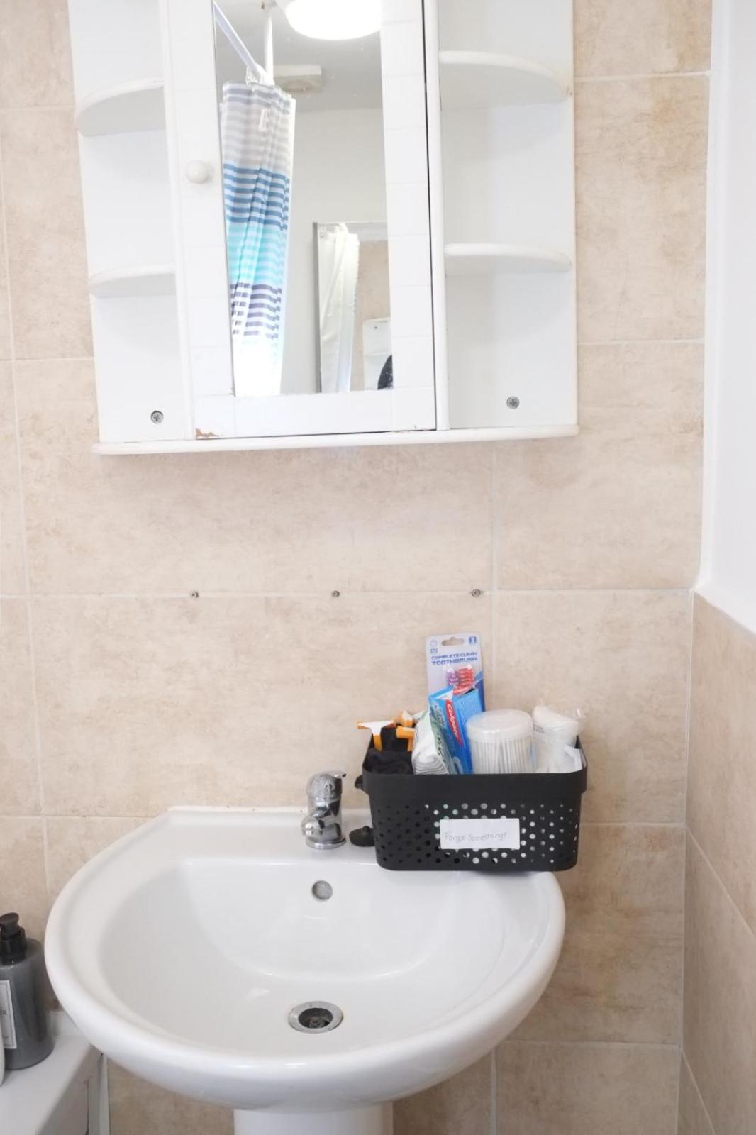 Lausory King Bed Living Your Luxe Home Away Nottingham Eksteriør billede